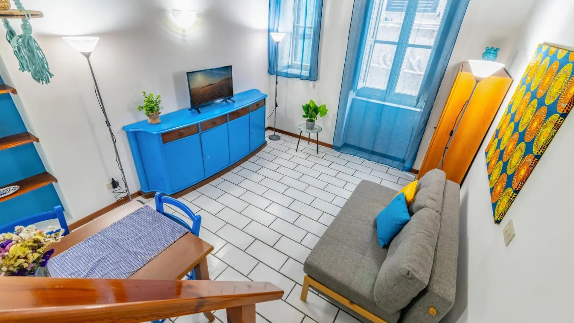 The Traveller'S House - Palermo Station Apartments 0*,  Italy