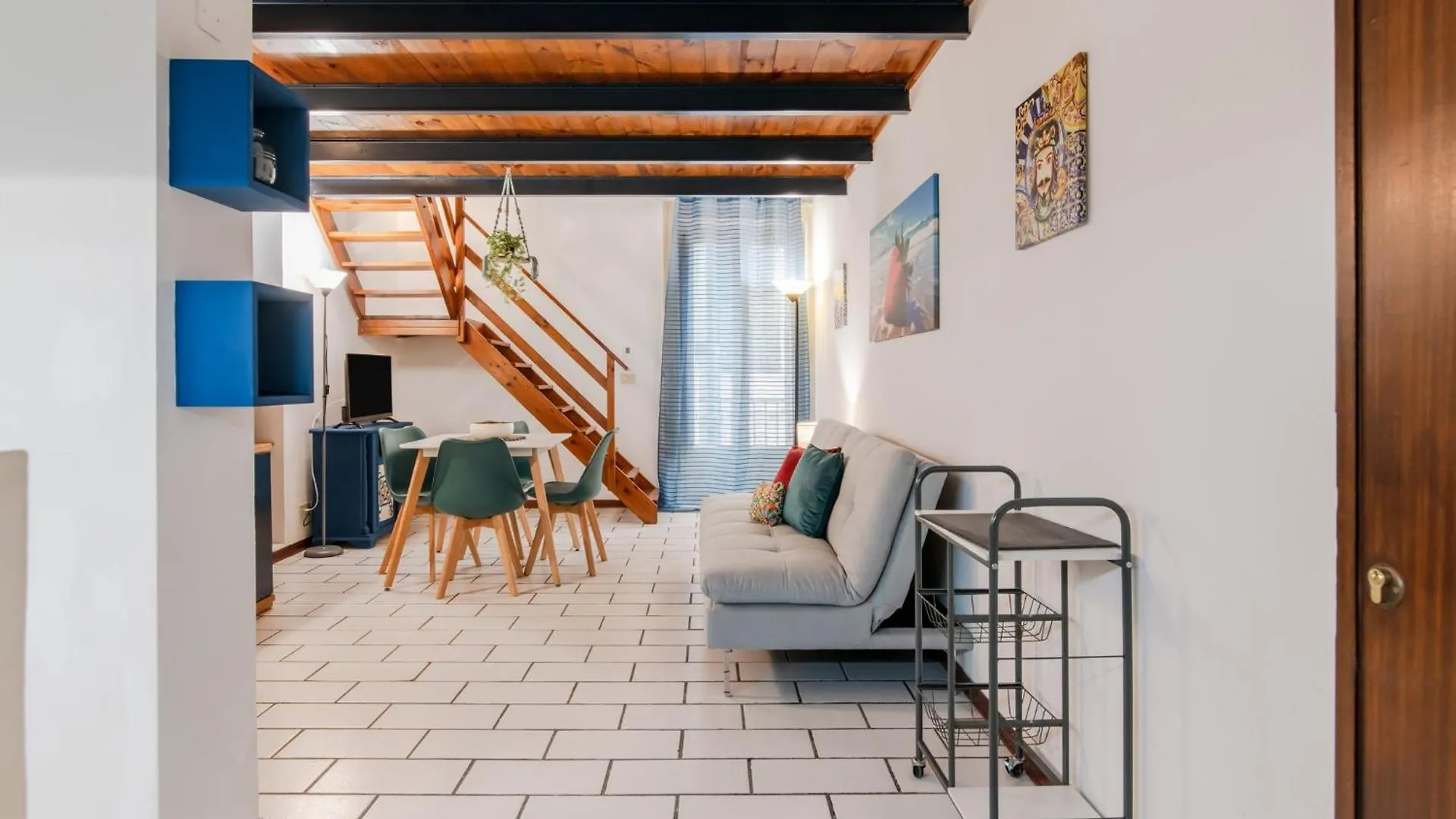 The Traveller'S House - Palermo Station Apartments Italy