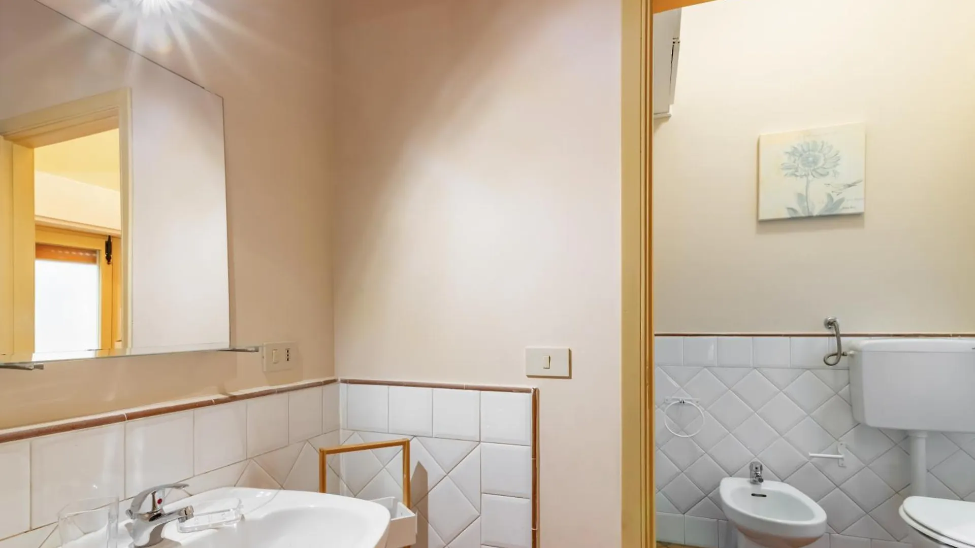 The Traveller'S House - Palermo Station Apartments Italien