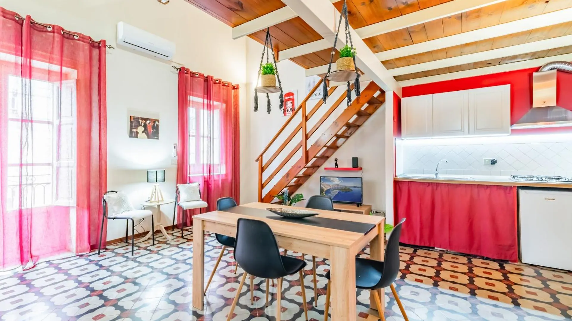 The Traveller'S House - Palermo Station Apartments Italien